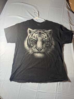 DOM Official White Tiger Graphic Men's Black T-Shirt